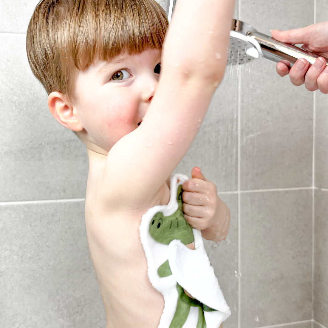 Pourquoi adopter les cotons réutilisables pour la routine de soin de bébé ?