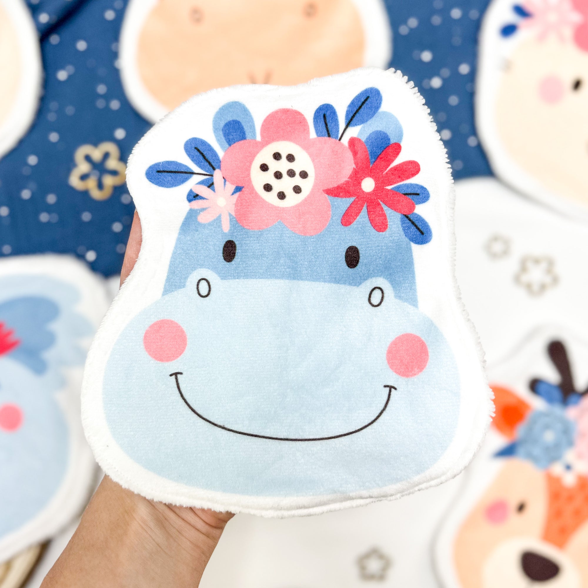 Coton lavable bébé XXL – hippopotame avec fleurs – coton réutilisable et ultra doux