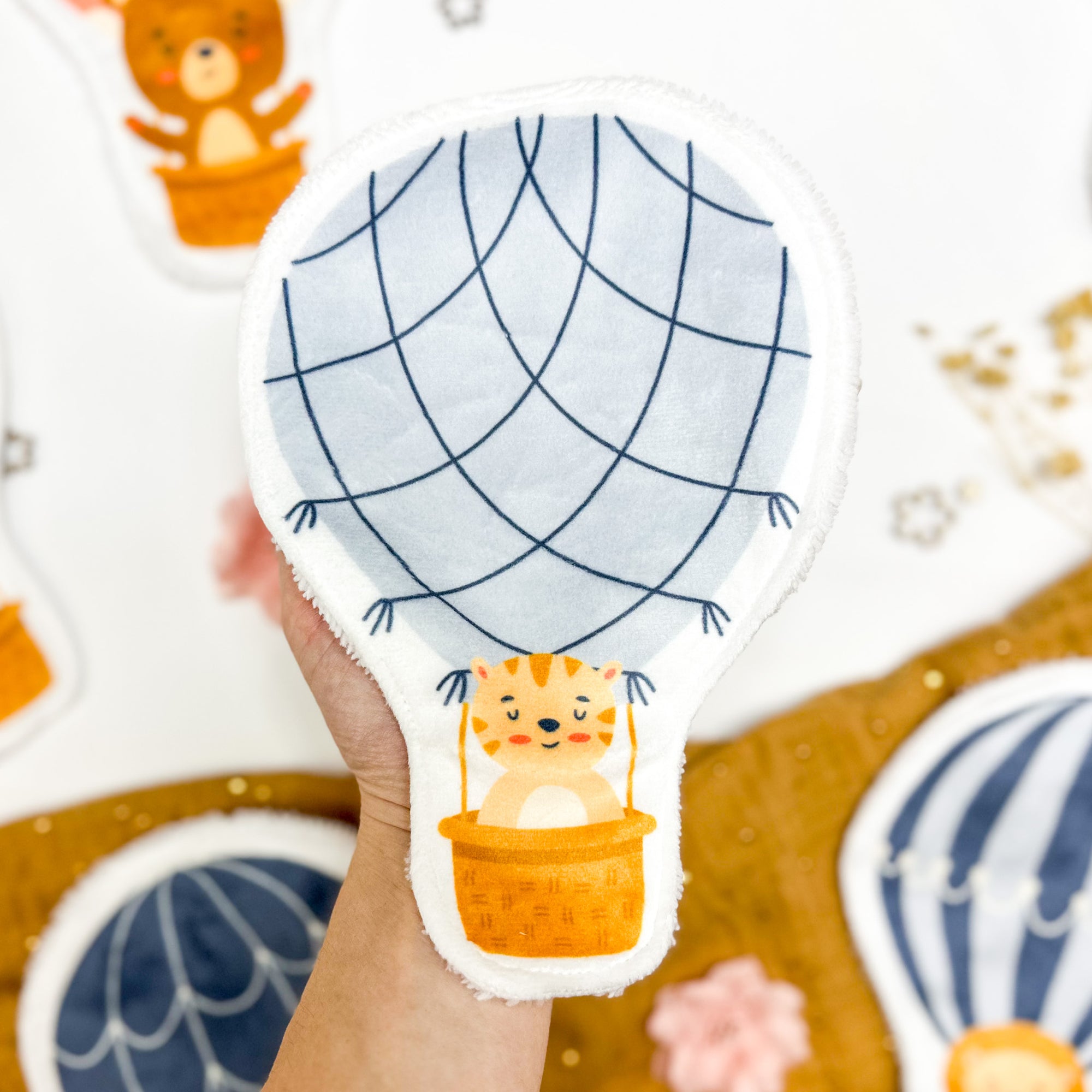 Coton lavable bĂ©bĂ© XXL â tigre en montgolfiĂšre â coton rĂ©utilisable et ultra doux