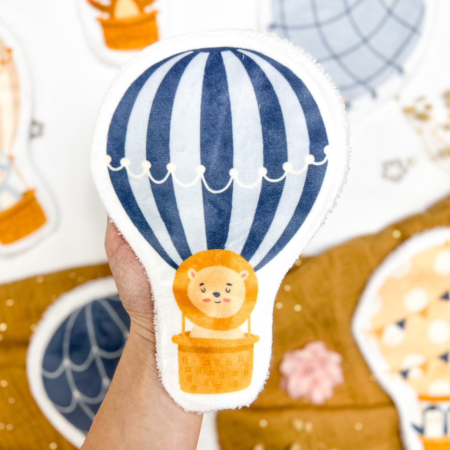 Coton lavable lion dans montgolfière (172)
