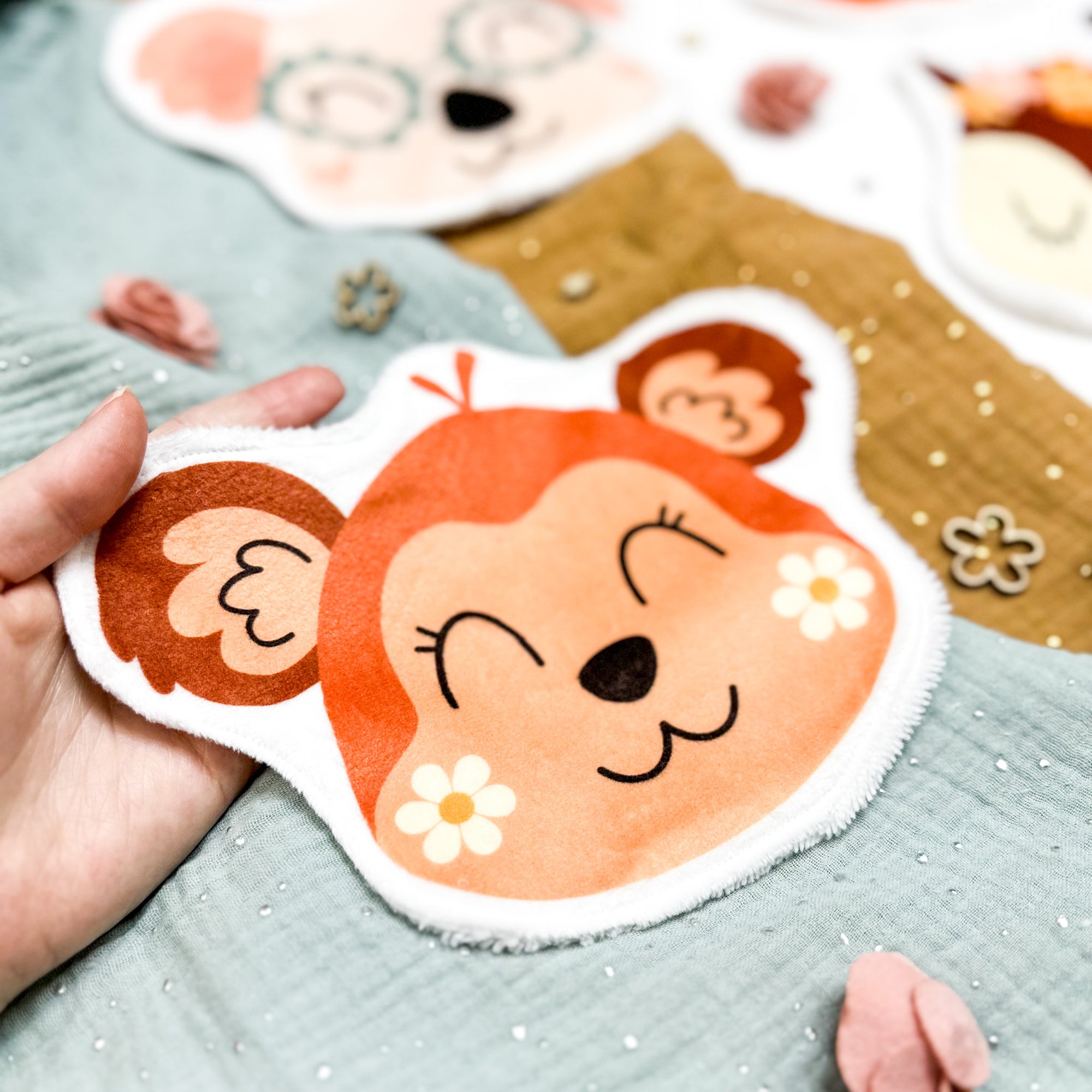 Coton lavable bĂ©bĂ© XXL â singe hippie avec fleurs â coton rĂ©utilisable et ultra doux