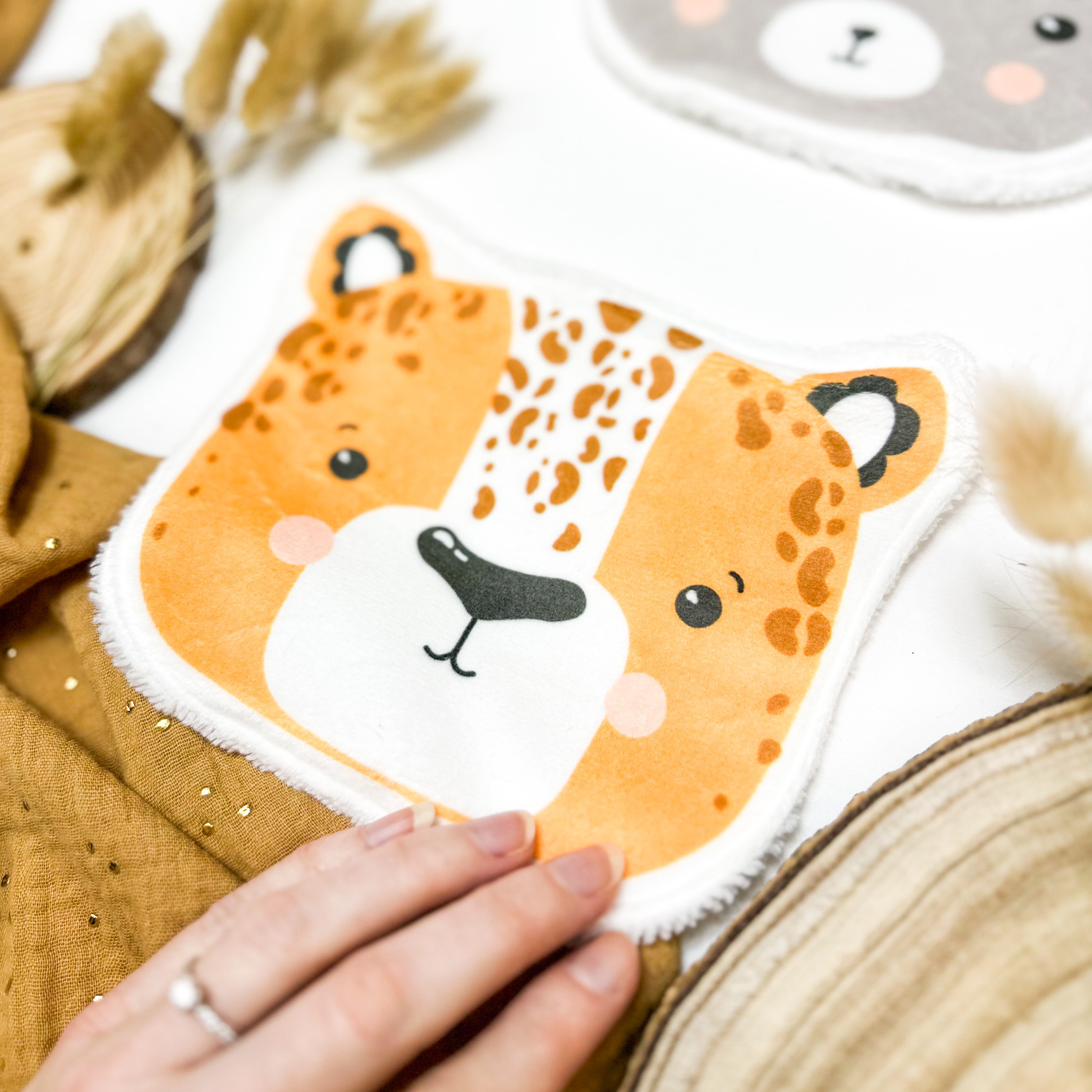 Coton lavable bébé XXL – léopard scandinave – coton réutilisable et ultra doux