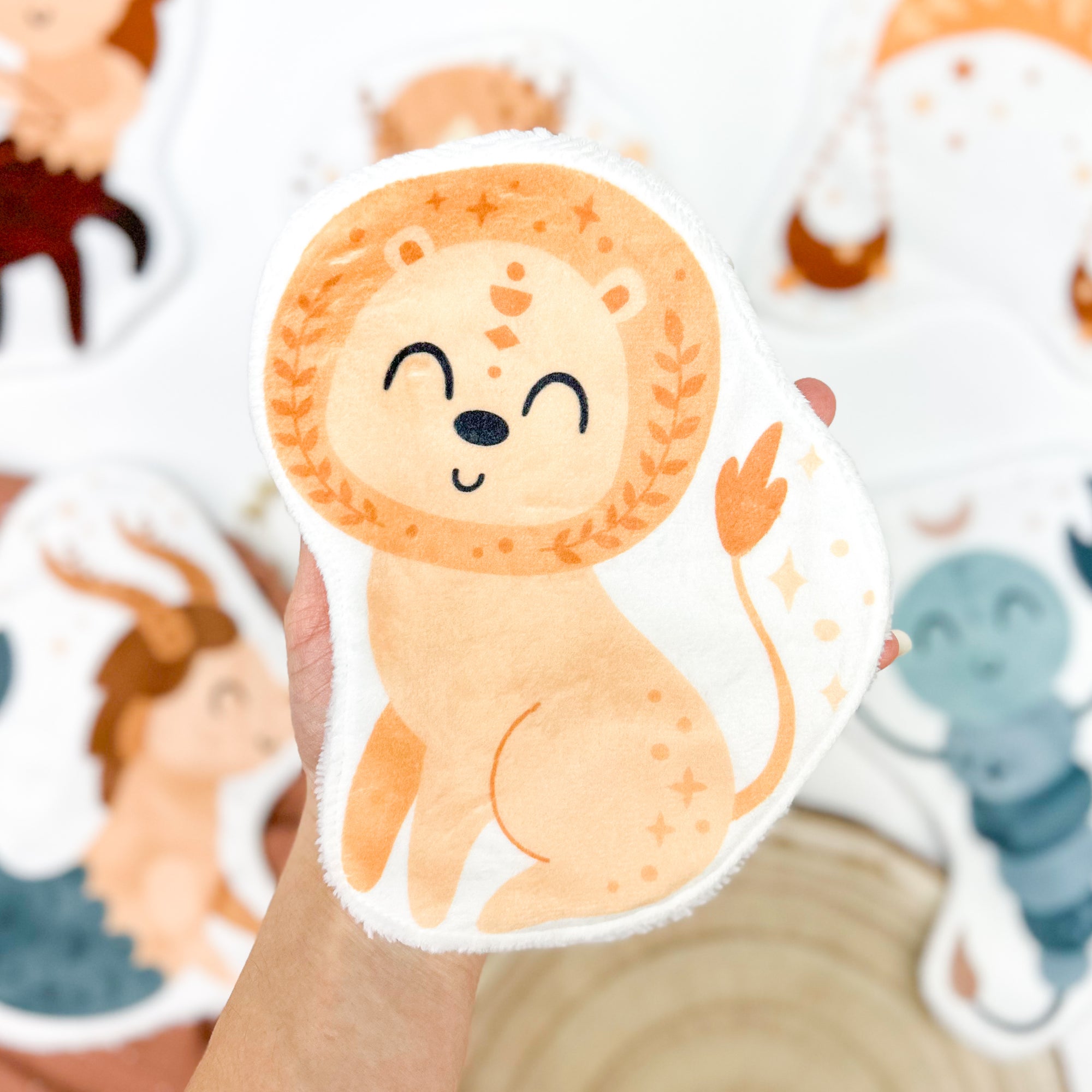 Coton lavable bébé XXL – lion zodiaque – coton réutilisable et ultra doux