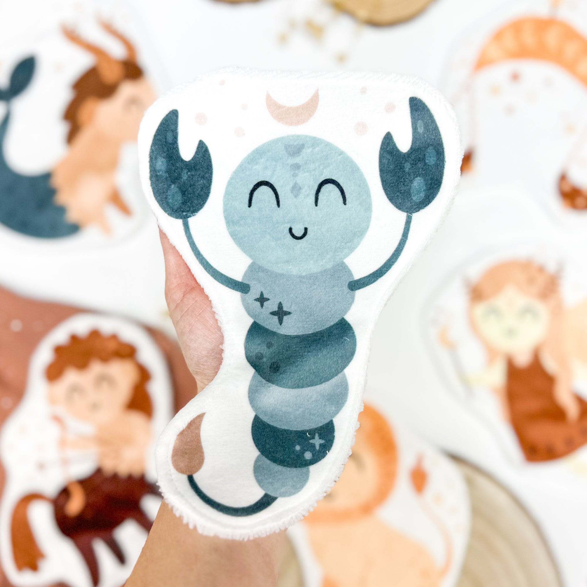 Coton lavable bébé XXL – scorpion zodiaque – coton réutilisable et ultra doux