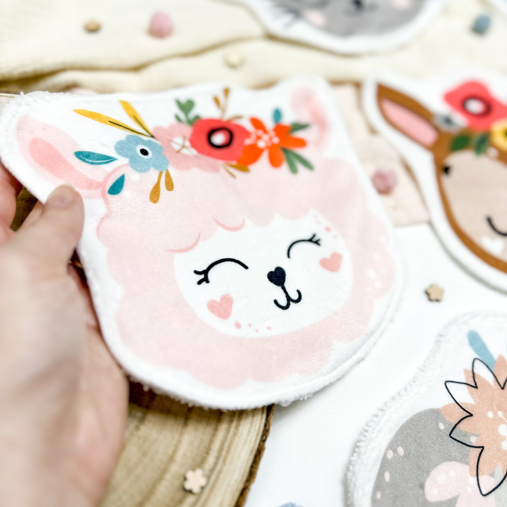 Coton lavable bébé XXL – lama avec fleurs – coton réutilisable et ultra doux